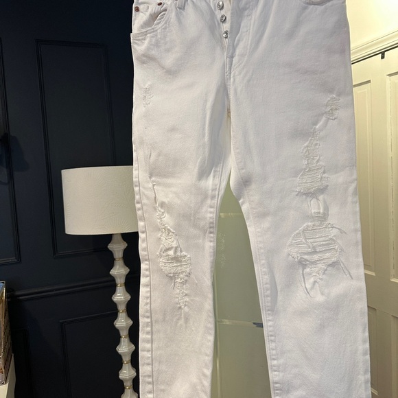 White Distressed Levi’s Jeans - Picture 1 of 3